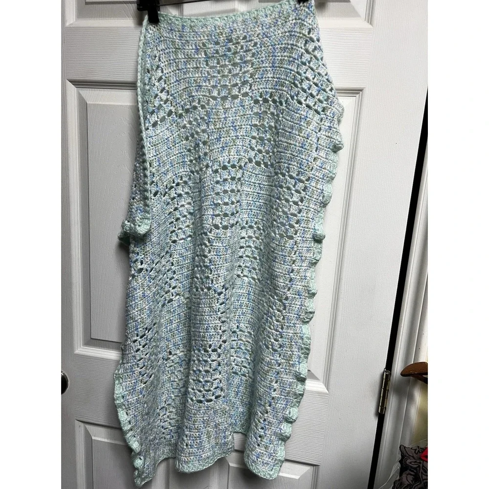 Handmade Crochet Baby‎ Blanket Pastel Green Blue Variegated Scalloped Edge 31x34
